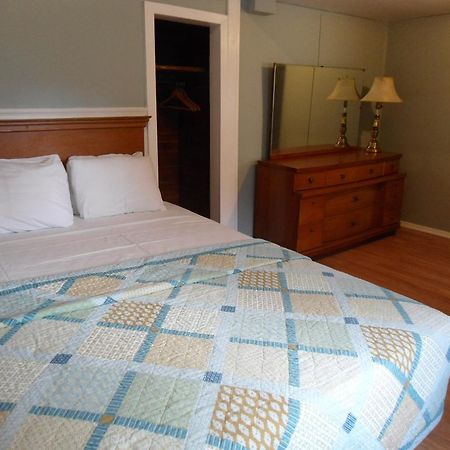 Flower Field Inn And Cottages Stroudsburg ภายนอก รูปภาพ