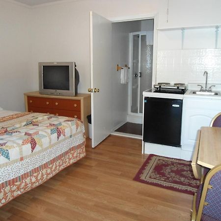 Flower Field Inn And Cottages Stroudsburg ภายนอก รูปภาพ