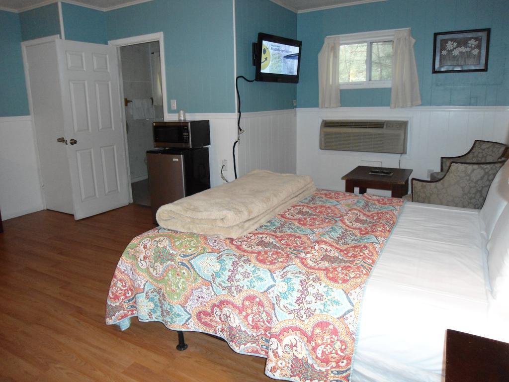 Flower Field Inn And Cottages Stroudsburg ภายนอก รูปภาพ