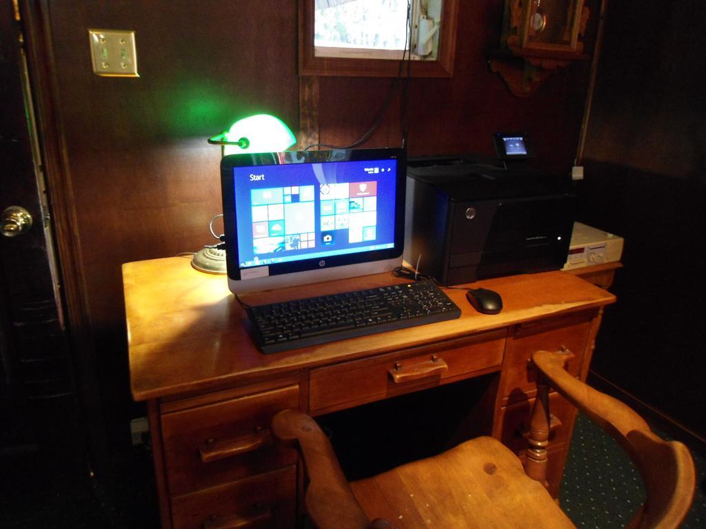 Flower Field Inn And Cottages Stroudsburg ภายนอก รูปภาพ