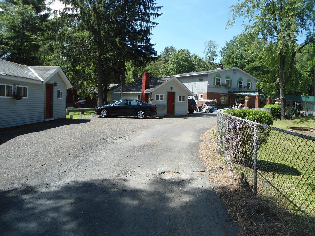 Flower Field Inn And Cottages Stroudsburg ภายนอก รูปภาพ