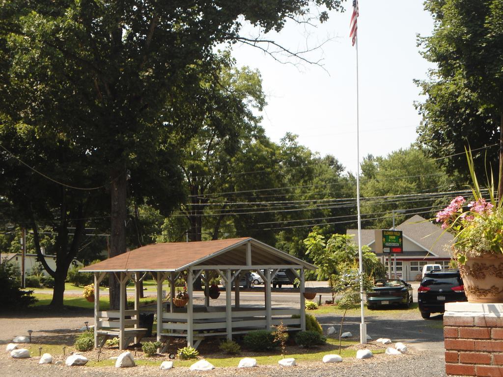 Flower Field Inn And Cottages Stroudsburg ภายนอก รูปภาพ