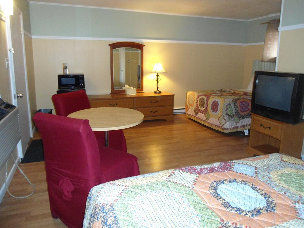 Flower Field Inn And Cottages Stroudsburg ภายนอก รูปภาพ