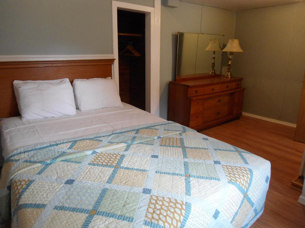 Flower Field Inn And Cottages Stroudsburg ภายนอก รูปภาพ
