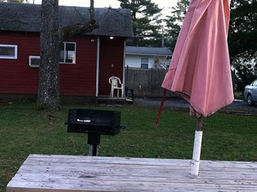 Flower Field Inn And Cottages Stroudsburg ภายนอก รูปภาพ