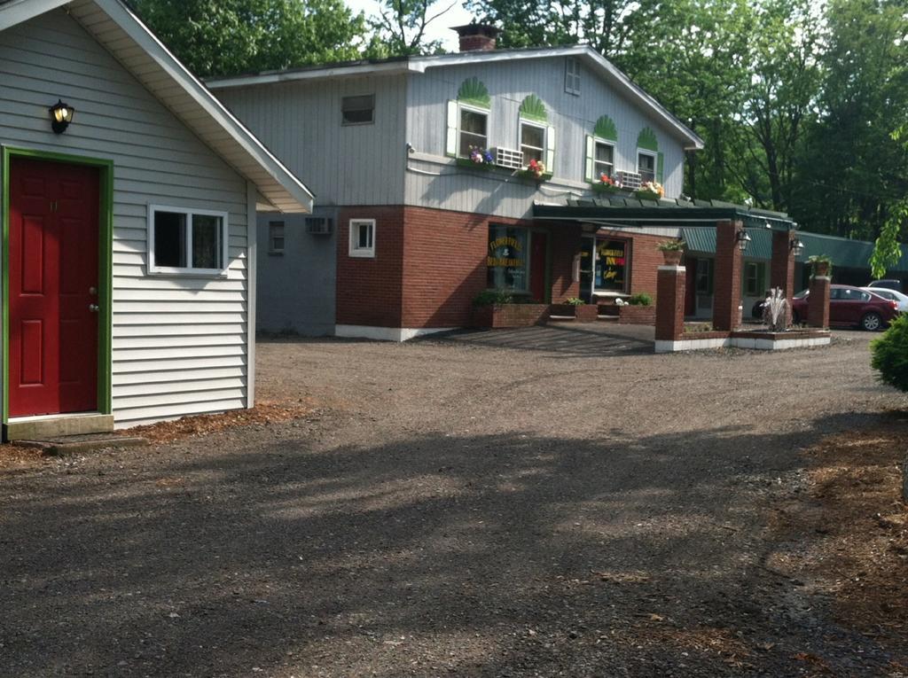 Flower Field Inn And Cottages Stroudsburg ภายนอก รูปภาพ