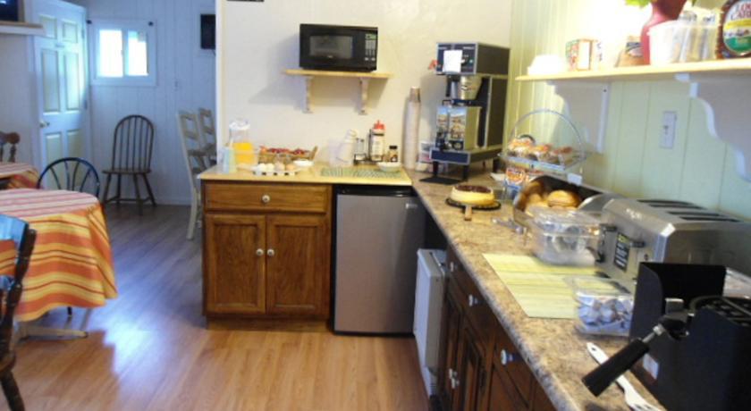 Flower Field Inn And Cottages Stroudsburg ภายนอก รูปภาพ