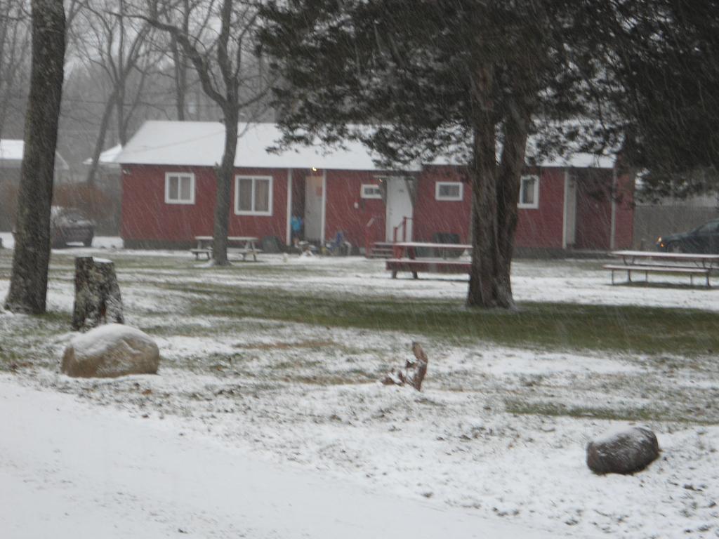 Flower Field Inn And Cottages Stroudsburg ภายนอก รูปภาพ