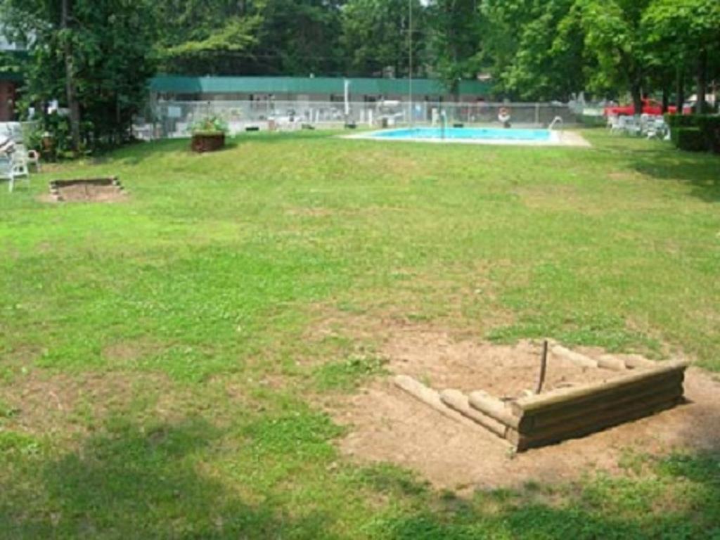 Flower Field Inn And Cottages Stroudsburg ภายนอก รูปภาพ