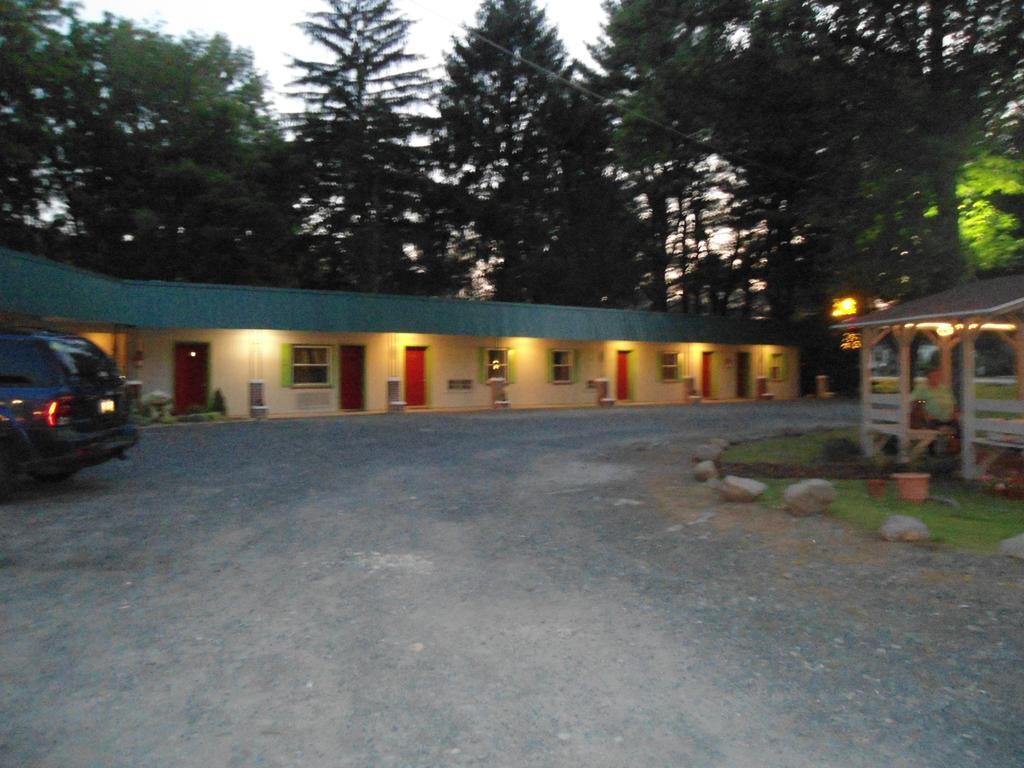 Flower Field Inn And Cottages Stroudsburg ภายนอก รูปภาพ